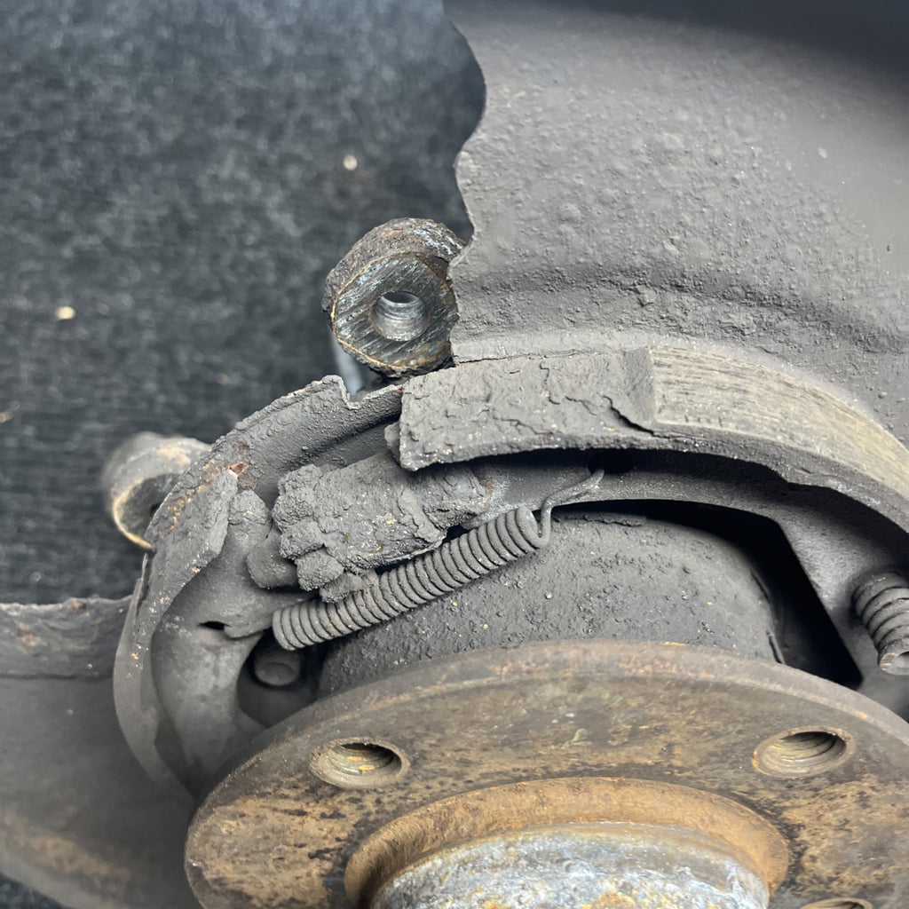 ☑️ 01-06 BMW E46 330i 330 REAR RIGHT TRAILING ARM KNUCKLE WHEEL HUB W/AXLE  OEM
