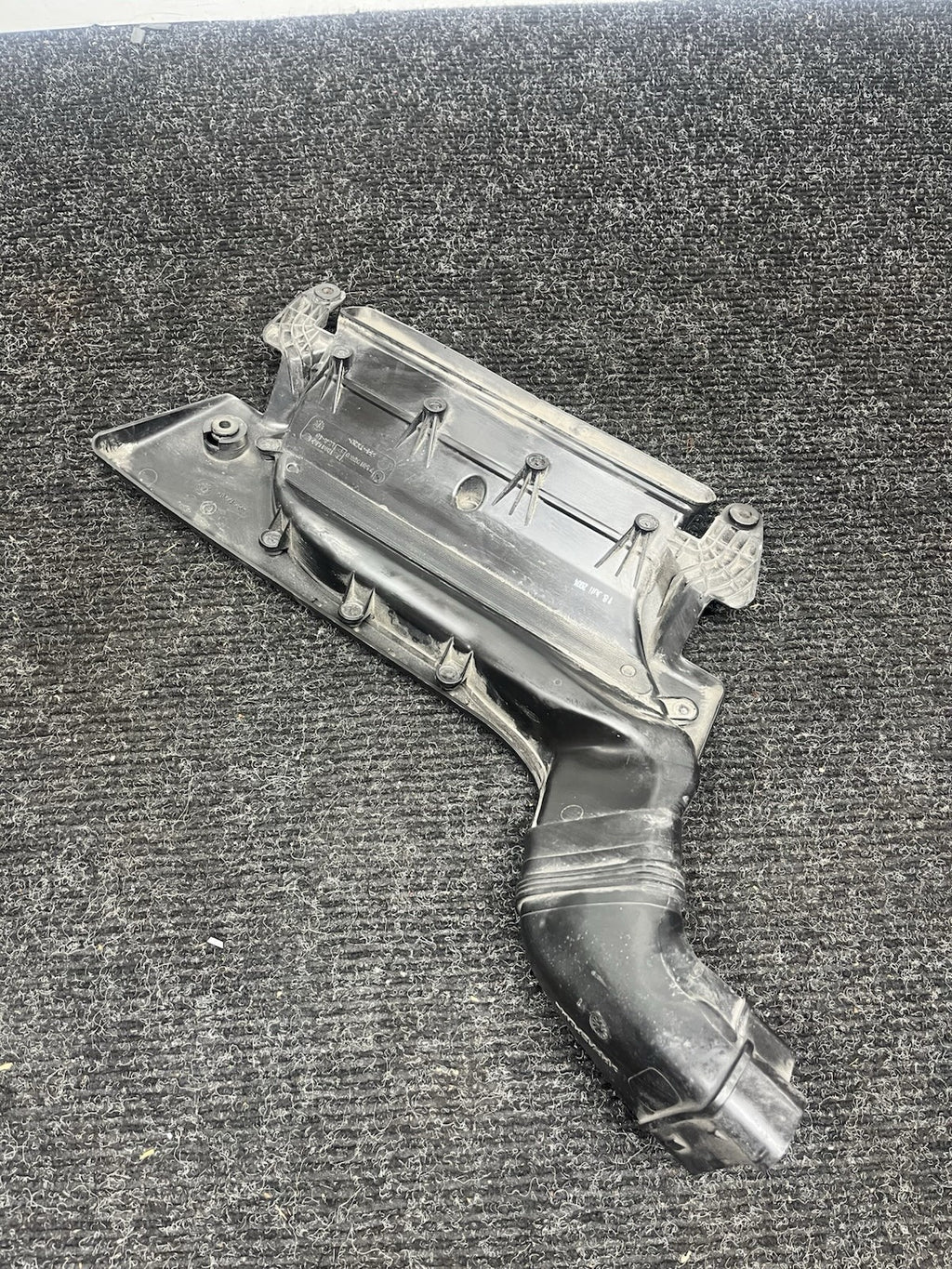 ☑️ 01-06 BMW E46 325i 325ci 330i 330ci 330xi Upper Radiator Air Duct OEM