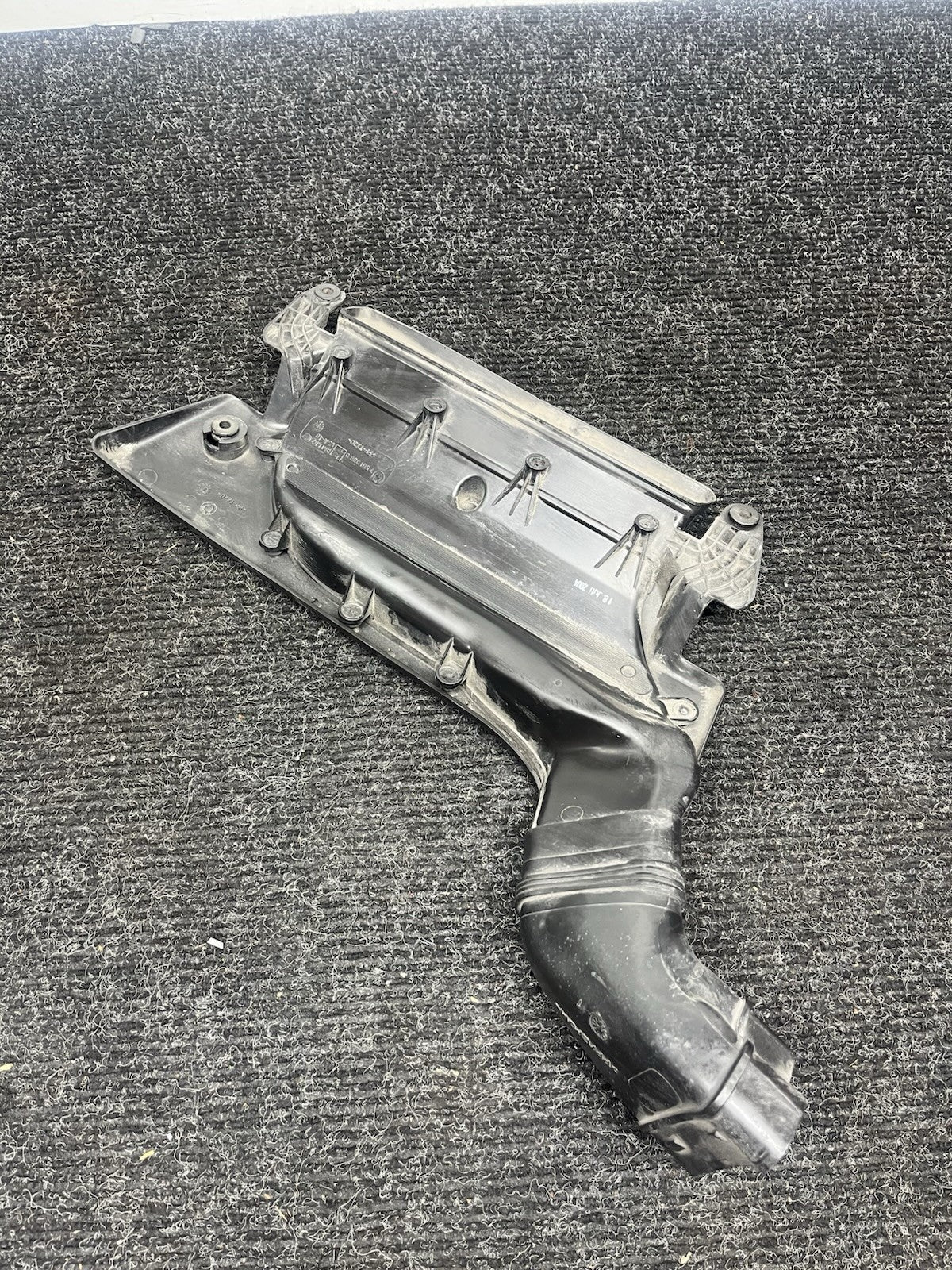 ☑️ 01-06 BMW E46 325i 325ci 330i 330ci 330xi Upper Radiator Air Duct OEM