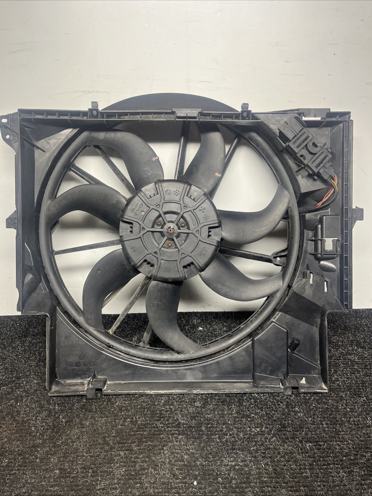☑️ 07-13 OEM BMW E88 E90 E92 N54 N55 Engine Radiator Cooling Auxiliary Fan 600W