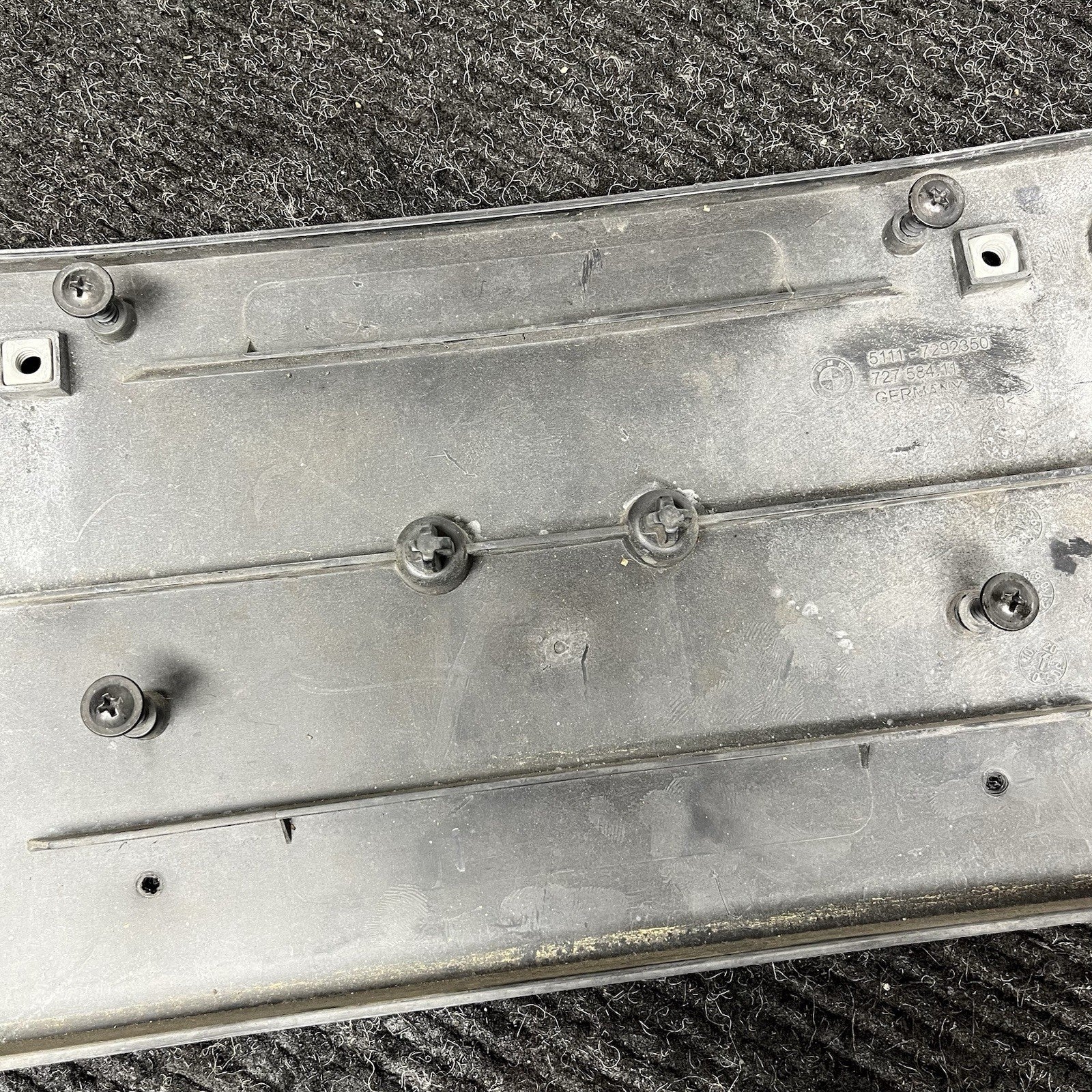 ☑️ 12-15 BMW F30 320I 328D 328I 335I Front Bumper License Plate Mounting Bracket
