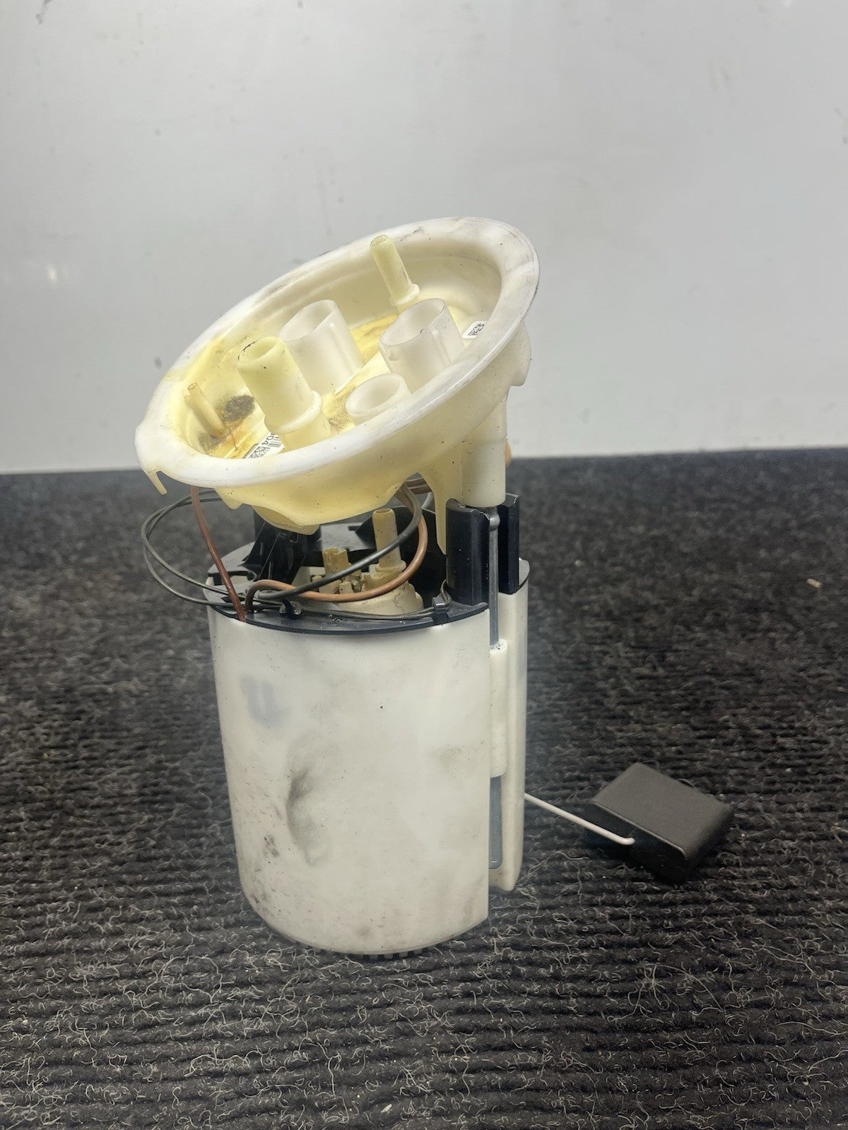☑️ 07-13 BMW E82 E88 E90 E91 E92 E93 128I 135I 328I 335I Fuel Pump Sending OEM