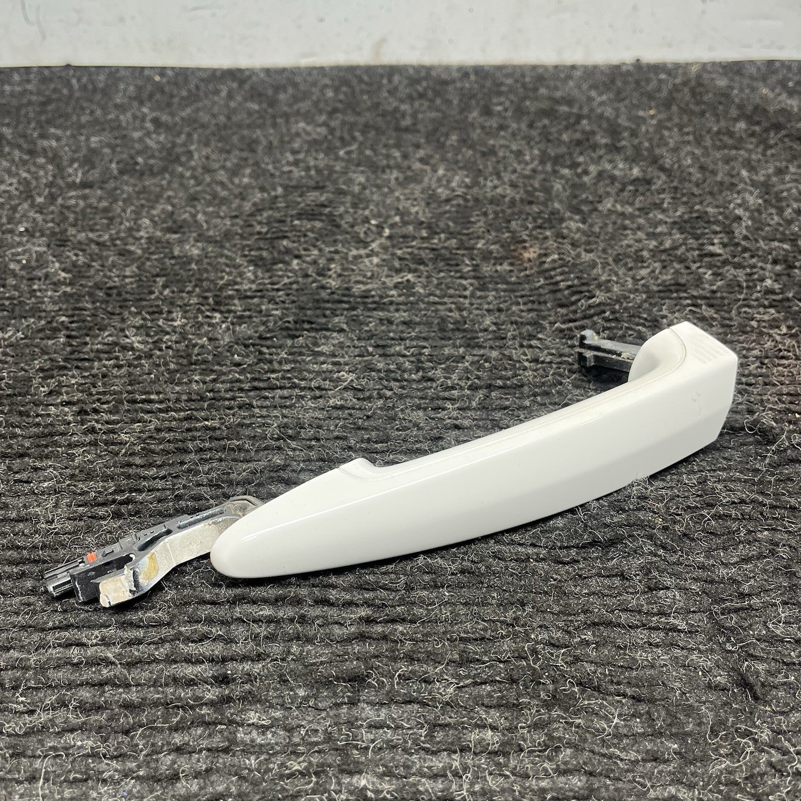 ☑️ 08-10 BMW 135i E82 Front Left Driver Exterior Comfort Door Handle White OEM