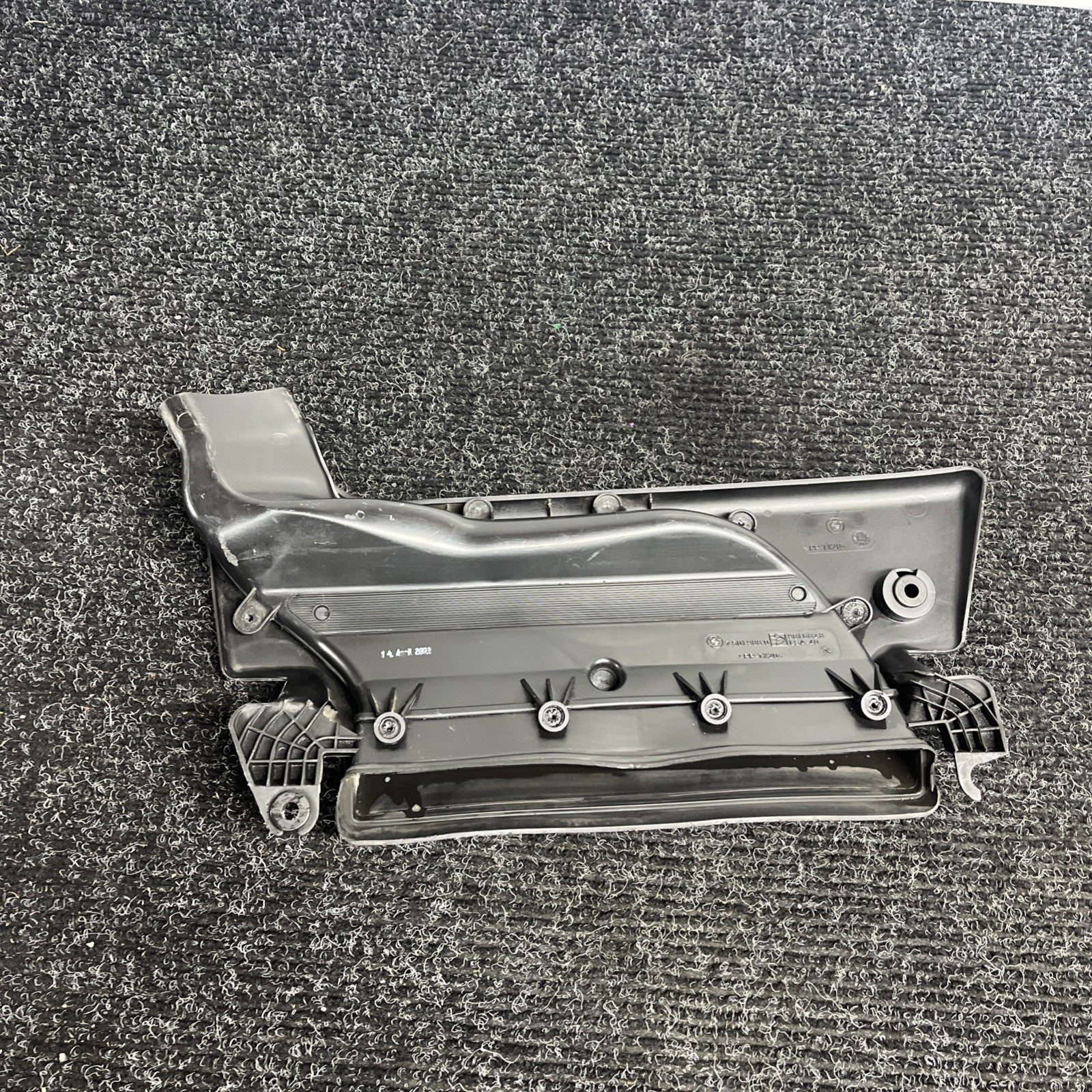 ☑️ 01-06 BMW E46 325i 325ci 330i 330ci 330xi Upper Radiator Cover Air Duct OEM