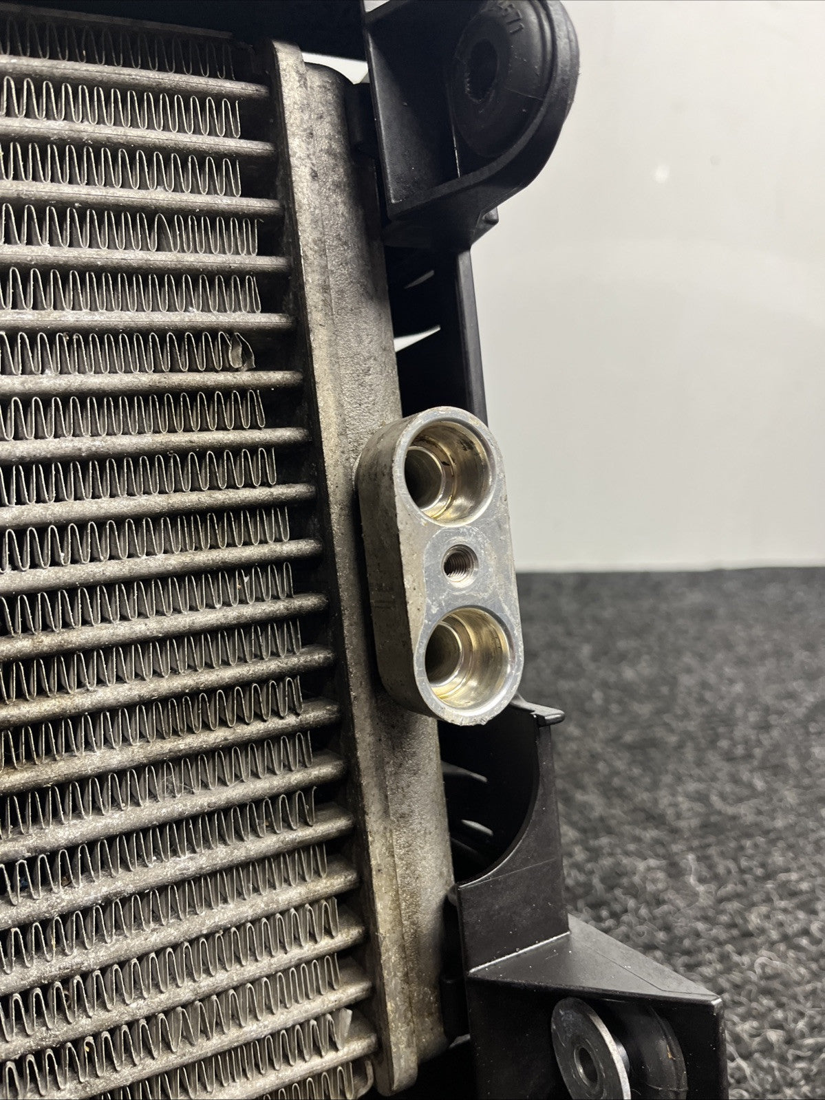 ☑️ 10-2013 BMW X6 M Right Engine Motor Oil Cooler Radiator Bracket 4.4 1446 OEM
