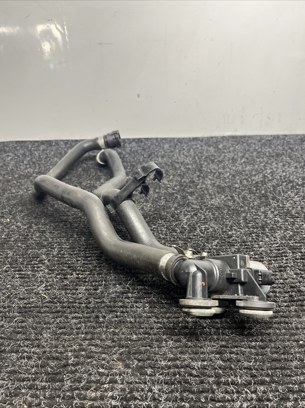 ☑️ BMW E46 M3 01-06 Auxiliary Water Pump Heater Control Valve OEM