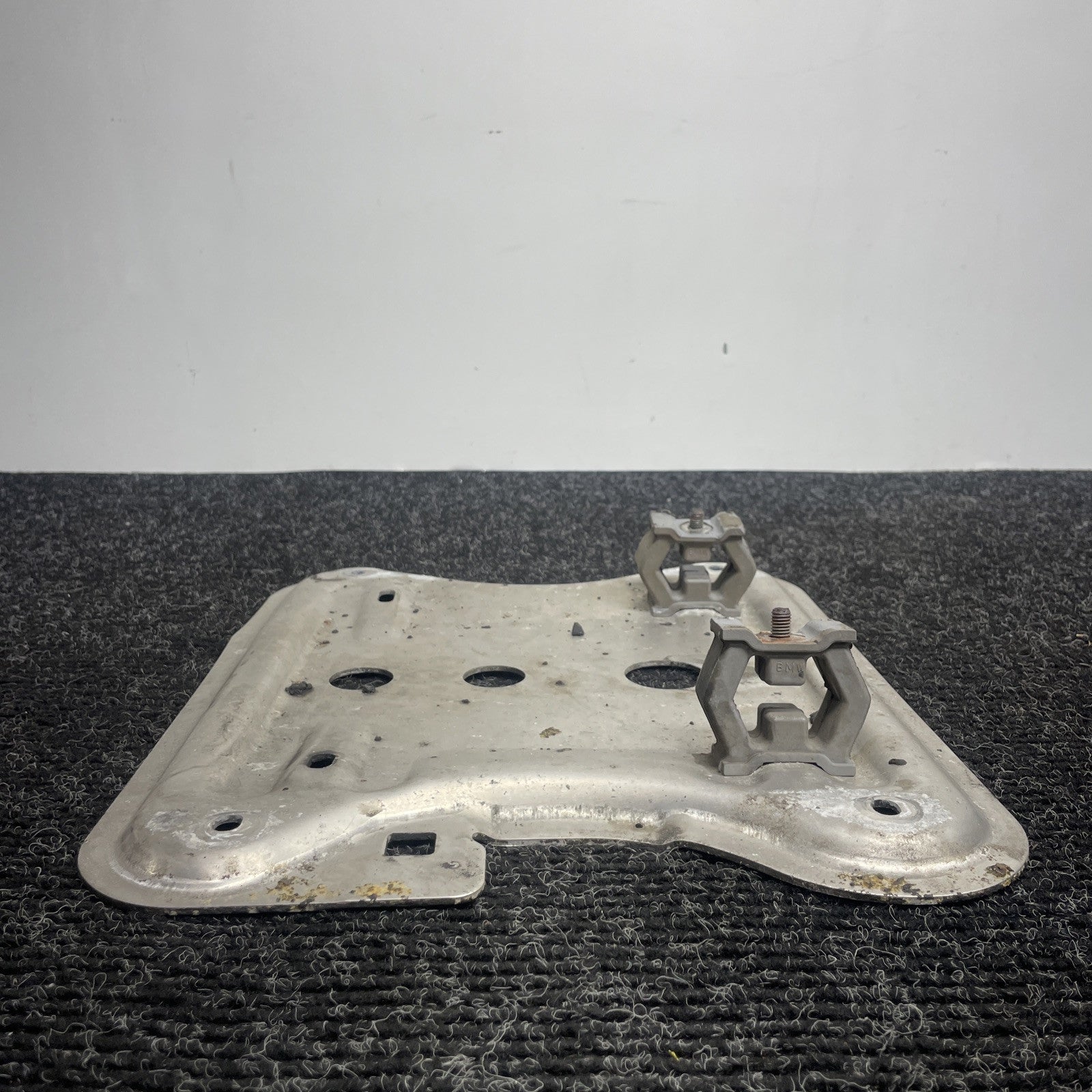 ☑️ 01-06 BMW E46 M3 OEM Rear Section Exhaust Pipe Bracket Rubber Mount