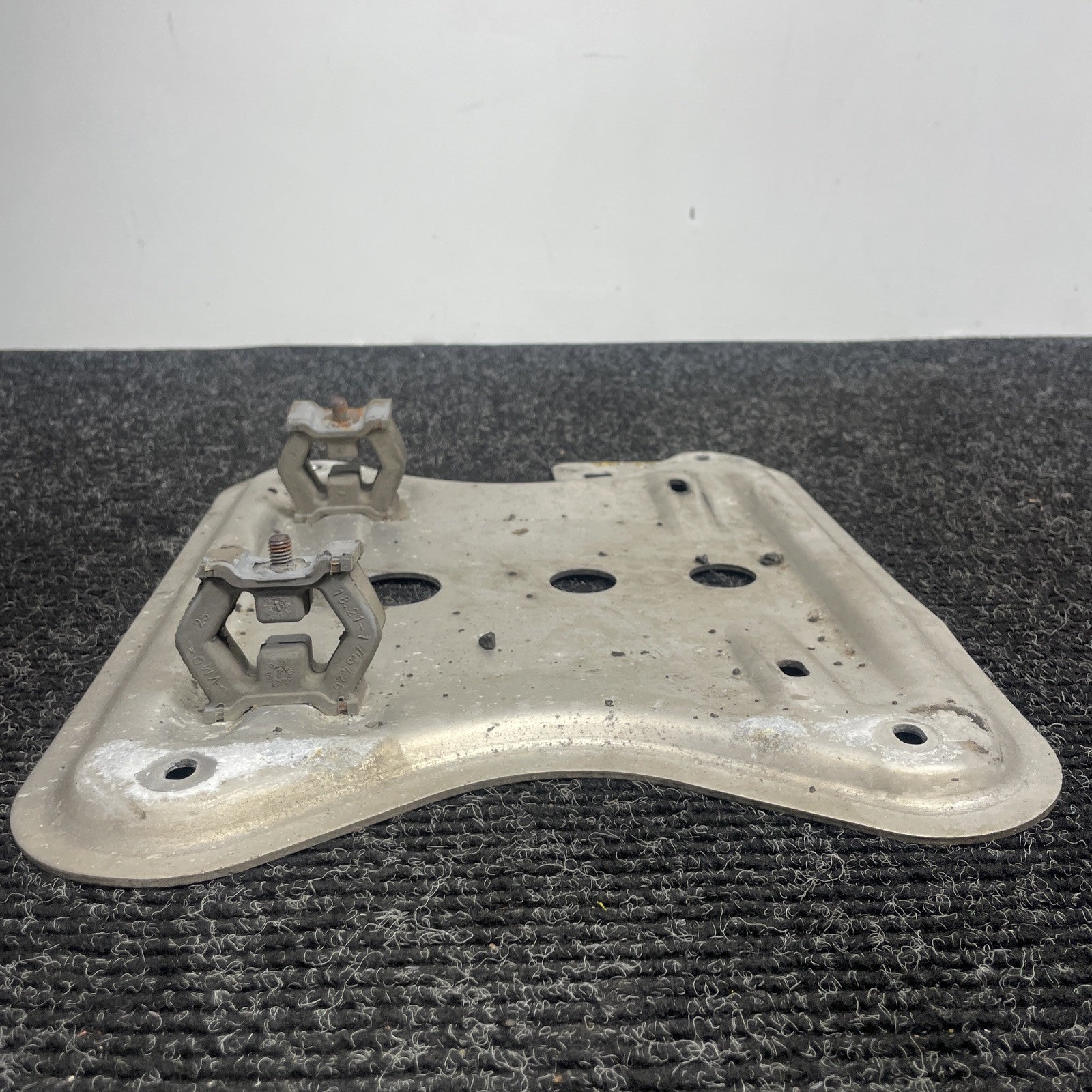 ☑️ 01-06 BMW E46 M3 OEM Rear Section Exhaust Pipe Bracket Rubber Mount