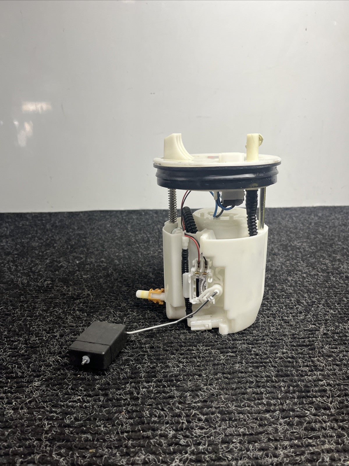 ☑️ 2013-2019 Scion Subaru FR-S BRZ Fuel Pump Assembly 42021CA000 OEM