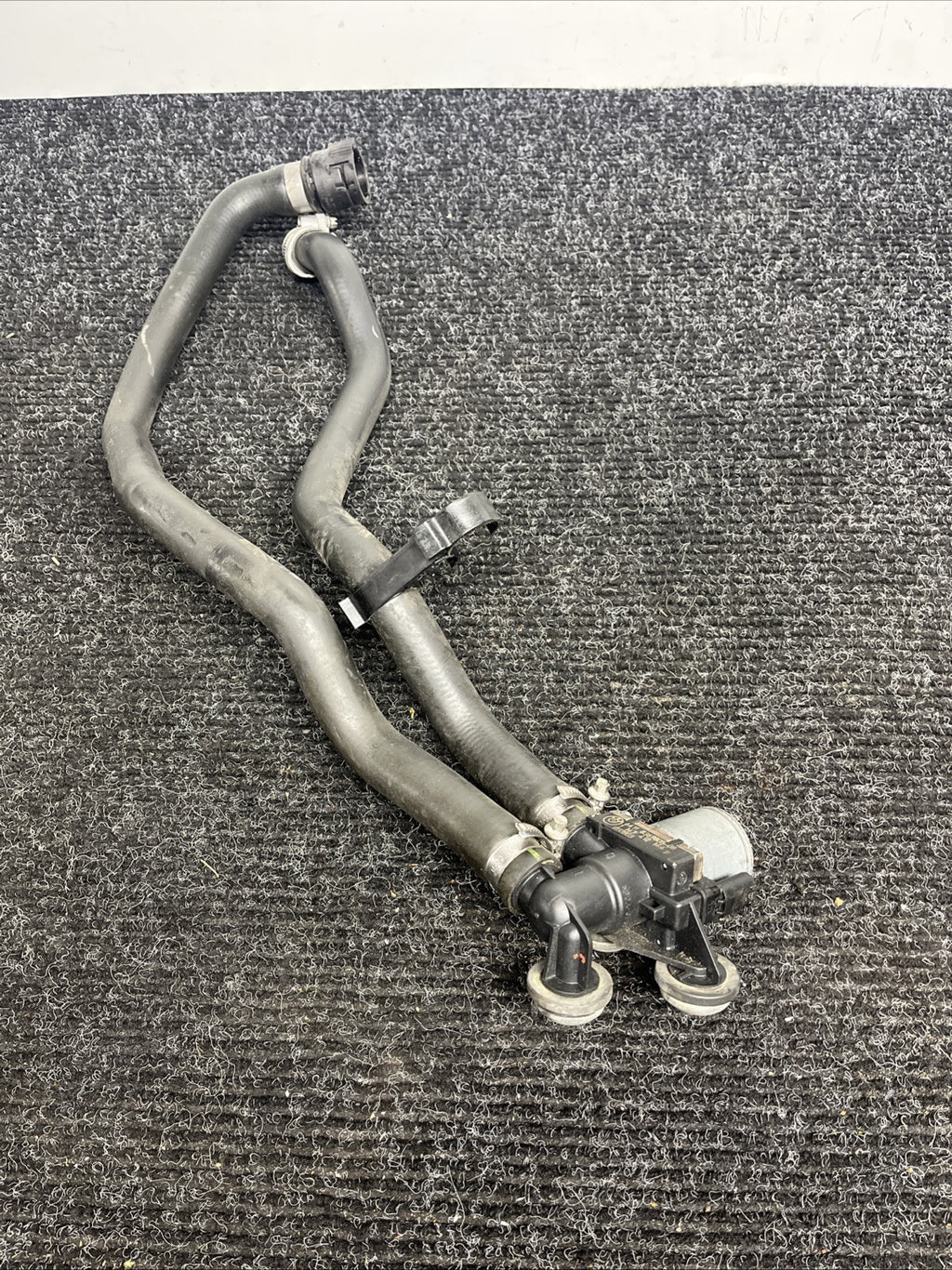 ☑️ BMW E46 M3 01-06 Auxiliary Water Pump Heater Control Valve OEM