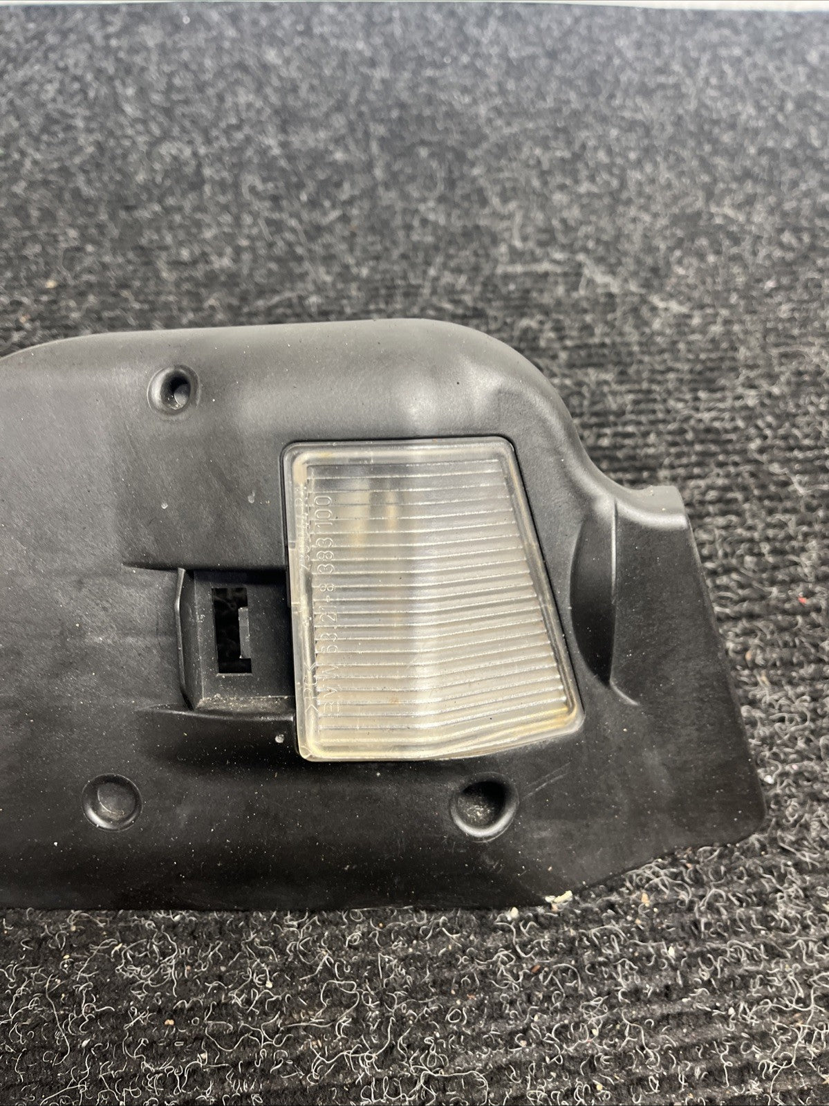 ☑️ 99-06 BMW E46 3 Series M3 Right Passenger Taillight Bulb Socket Panel 6920702