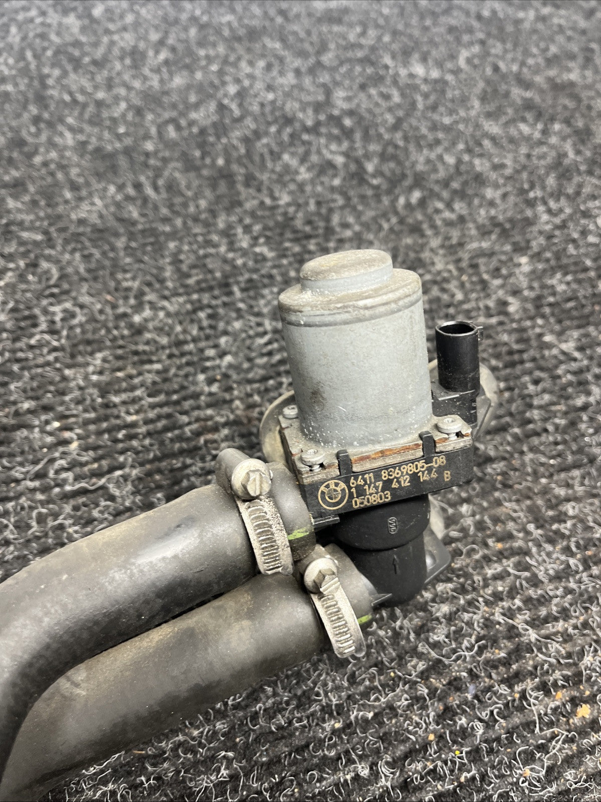 ☑️ BMW E46 M3 01-06 Auxiliary Water Pump Heater Control Valve OEM
