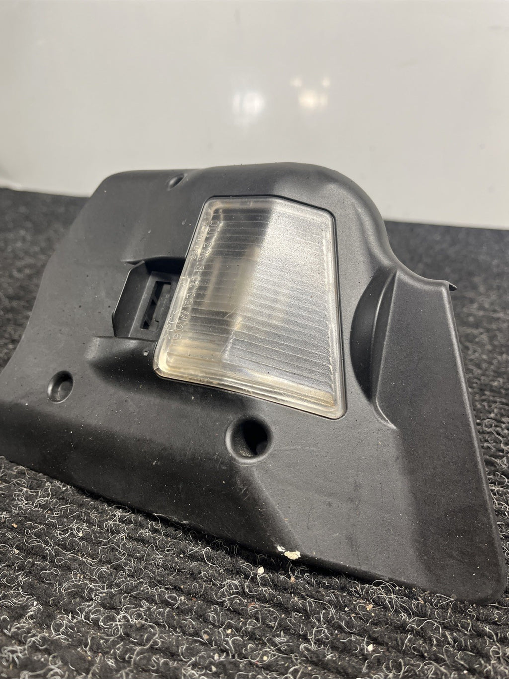 ☑️ 99-06 BMW E46 3 Series M3 Right Passenger Taillight Bulb Socket Panel 6920702