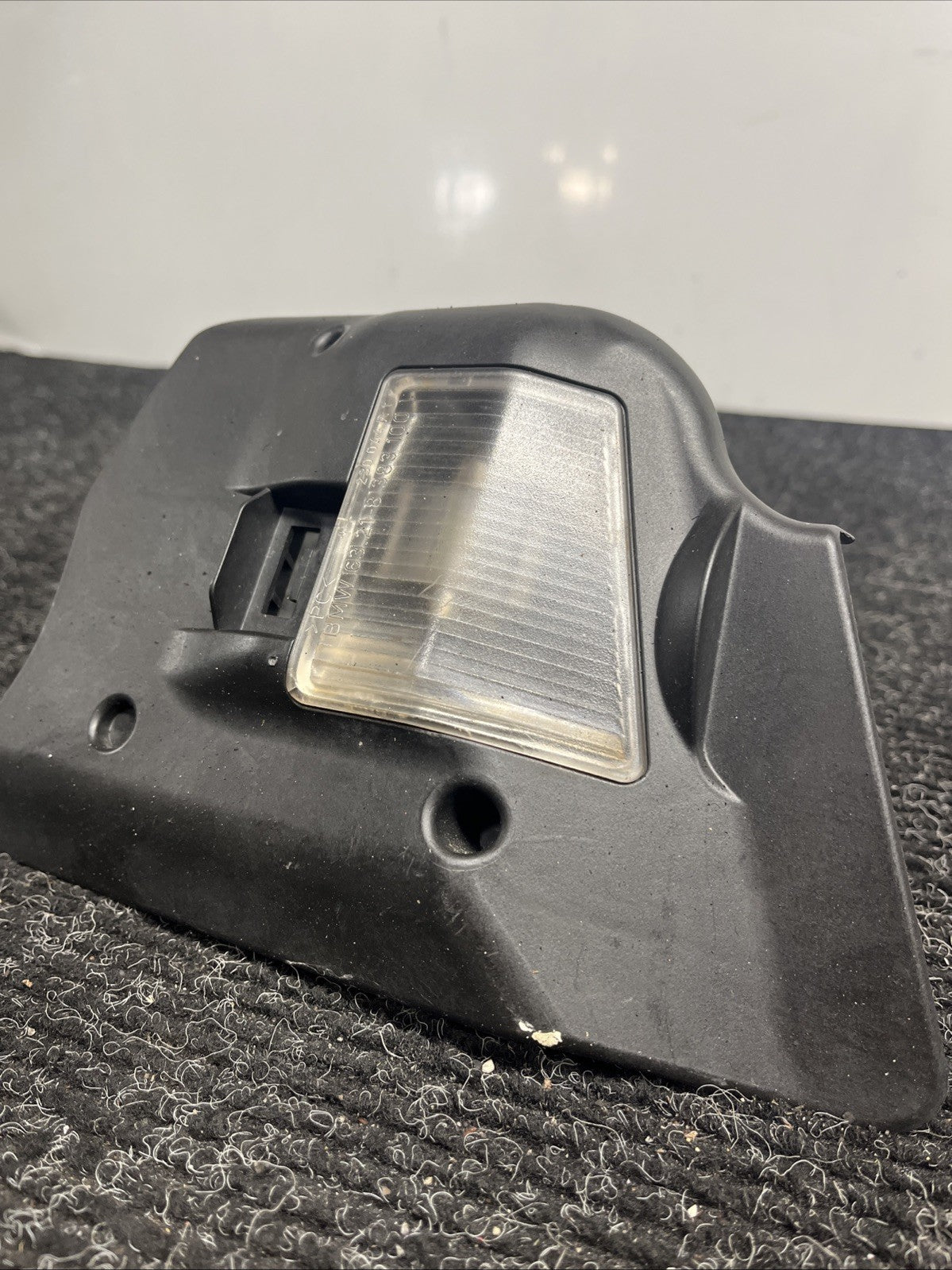 ☑️ 99-06 BMW E46 3 Series M3 Right Passenger Taillight Bulb Socket Panel 6920702