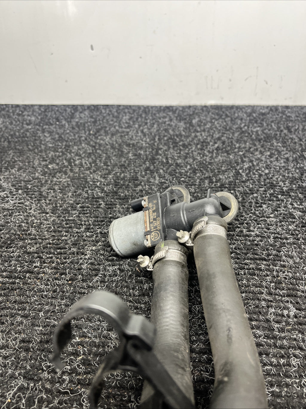 ☑️ BMW E46 M3 01-06 Auxiliary Water Pump Heater Control Valve OEM