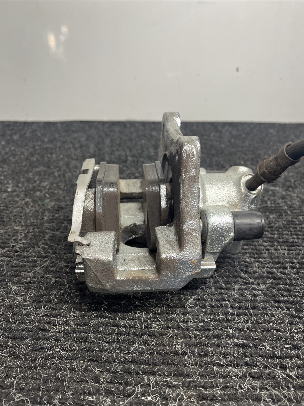 ☑️ 01-06 BMW E46 330i 330Ci RWD REAR LEFT DRIVER BRAKE CALIPER OEM
