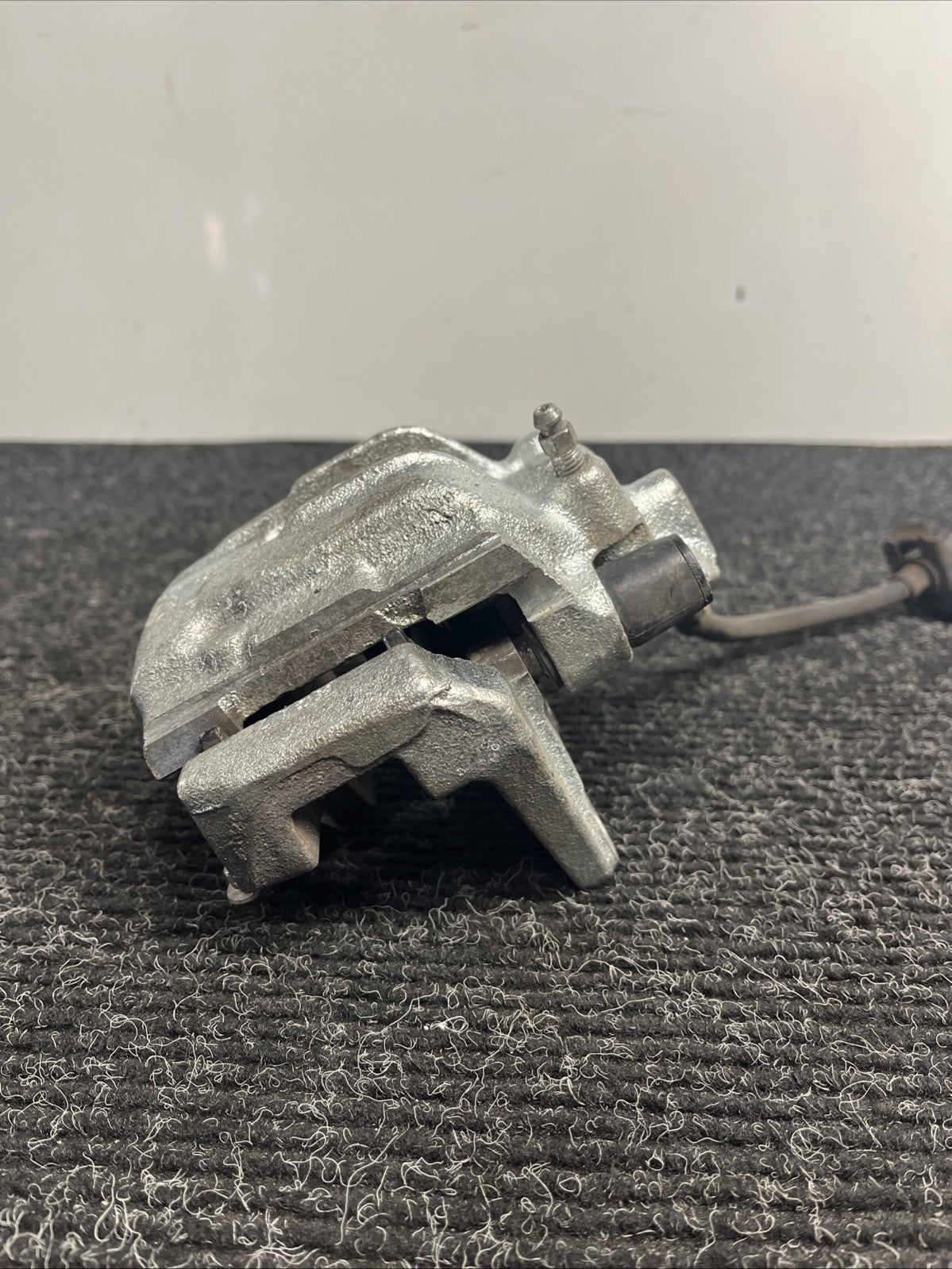 ☑️ 01-06 BMW E46 330i 330Ci RWD REAR LEFT DRIVER BRAKE CALIPER OEM