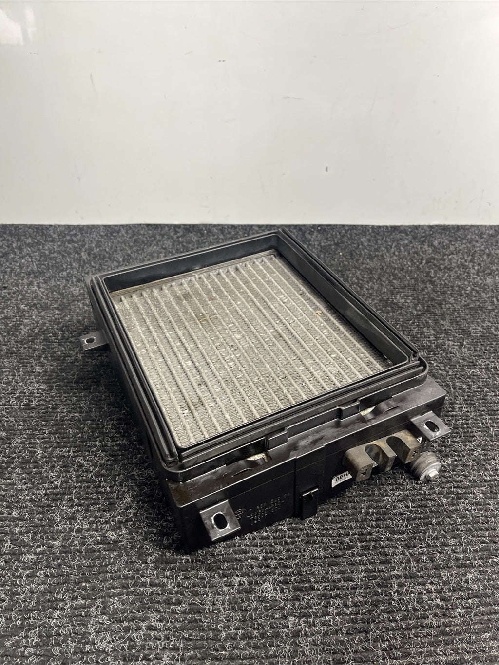 ☑️ 10-2013 BMW X6 M Right Engine Motor Oil Cooler Radiator Bracket 4.4 1446 OEM