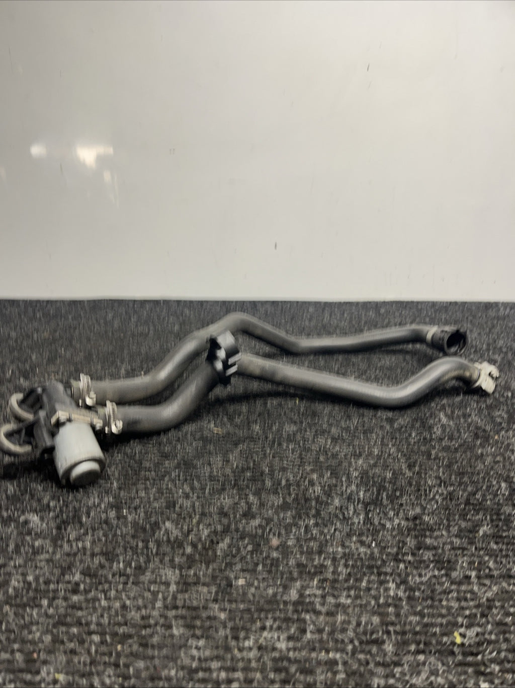 ☑️ BMW E46 M3 01-06 Auxiliary Water Pump Heater Control Valve OEM