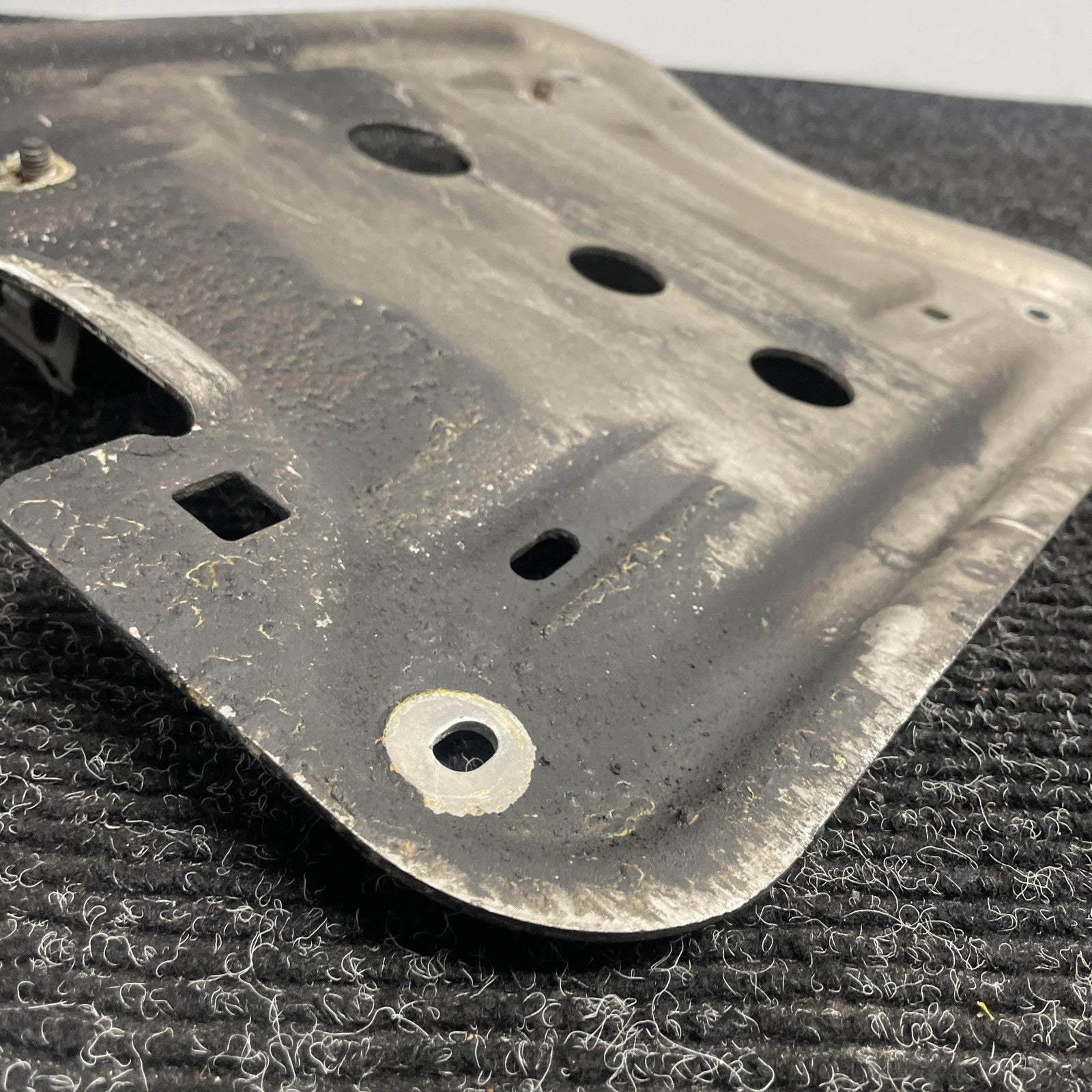 ☑️ 01-06 BMW E46 M3 OEM Rear Section Exhaust Pipe Bracket Rubber Mount