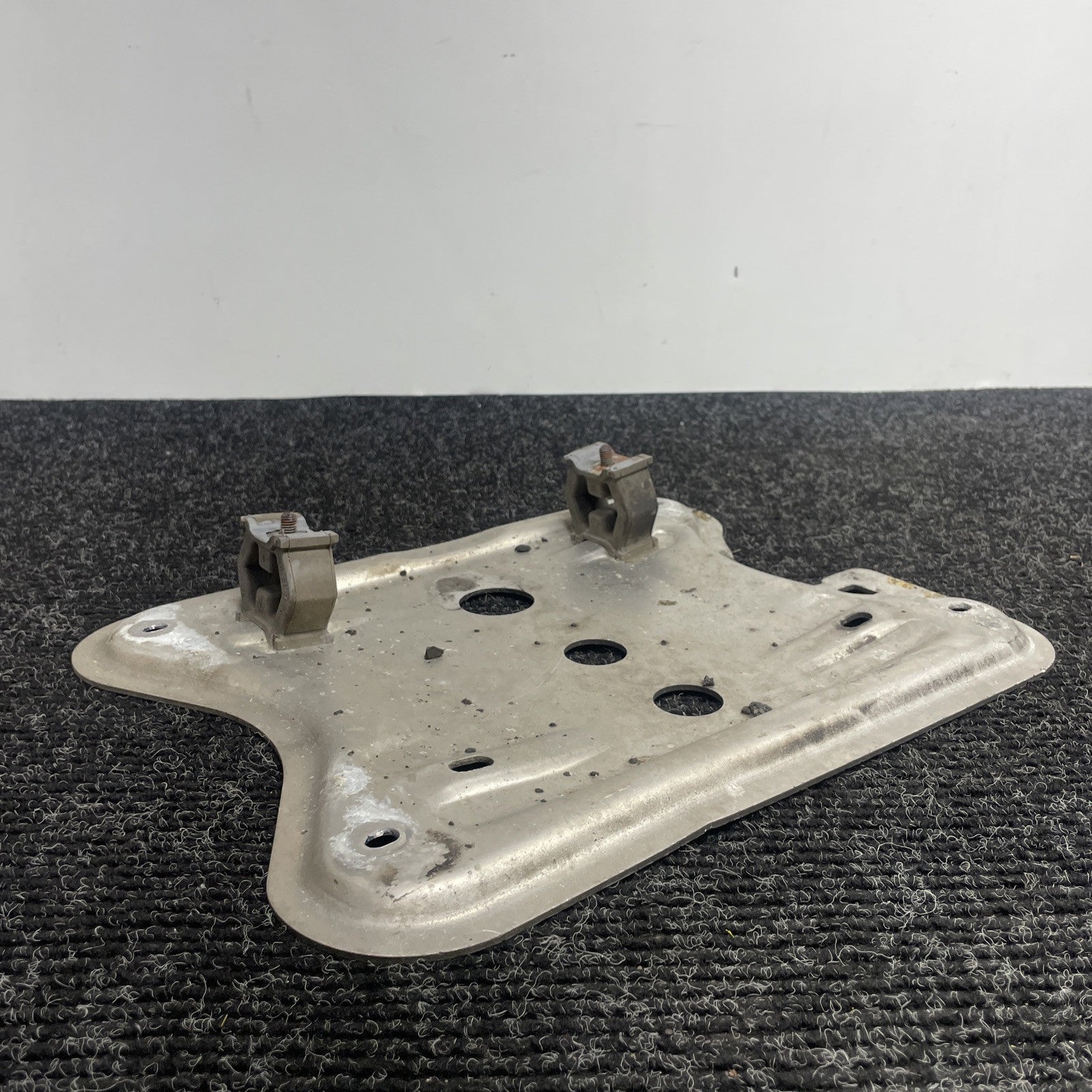 ☑️ 01-06 BMW E46 M3 OEM Rear Section Exhaust Pipe Bracket Rubber Mount