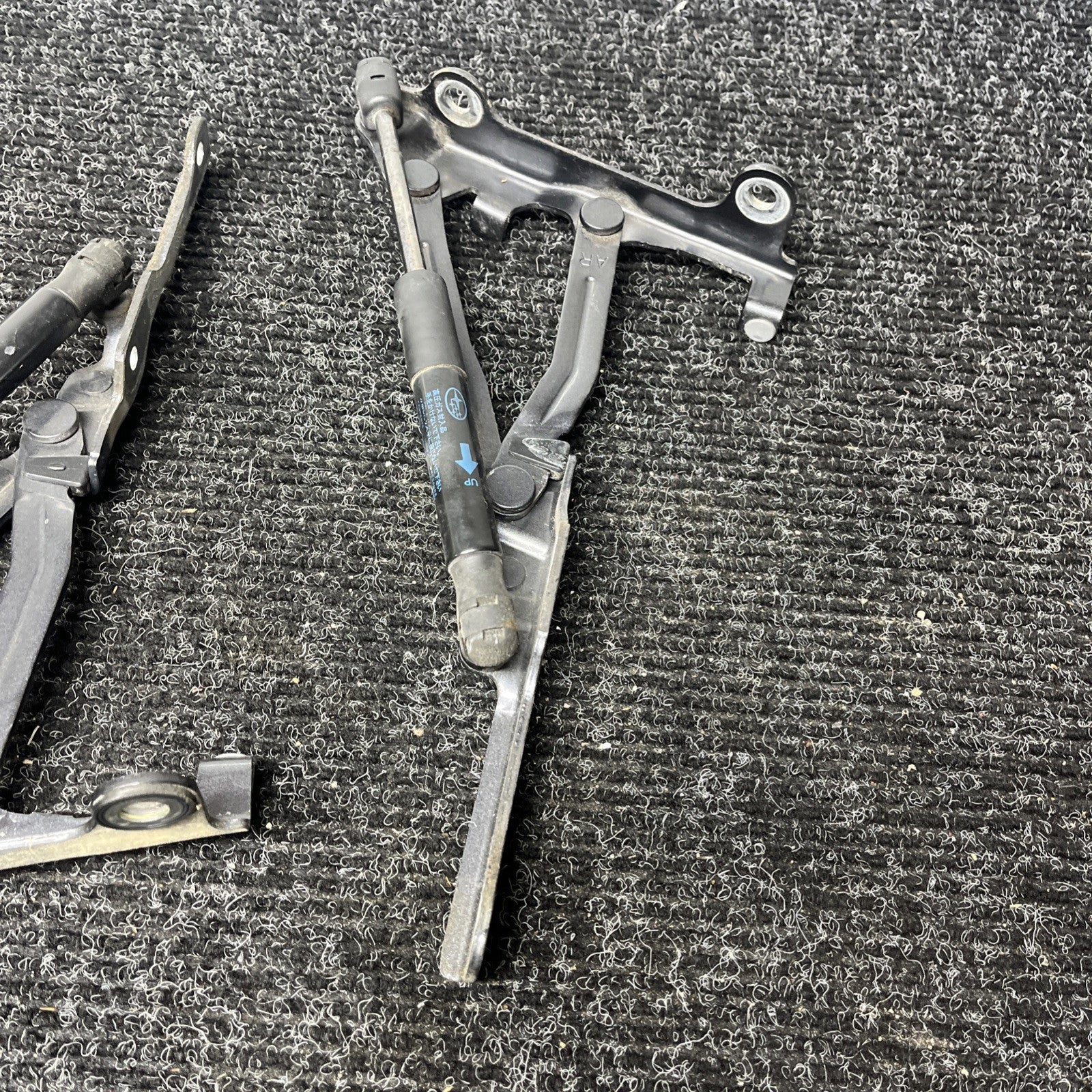 ☑️ 13-20 TOYOTA 86 SUBARU BRZ SCION FRS OEM TRUNK HINGES WITH STRUTS PAIR BLUE