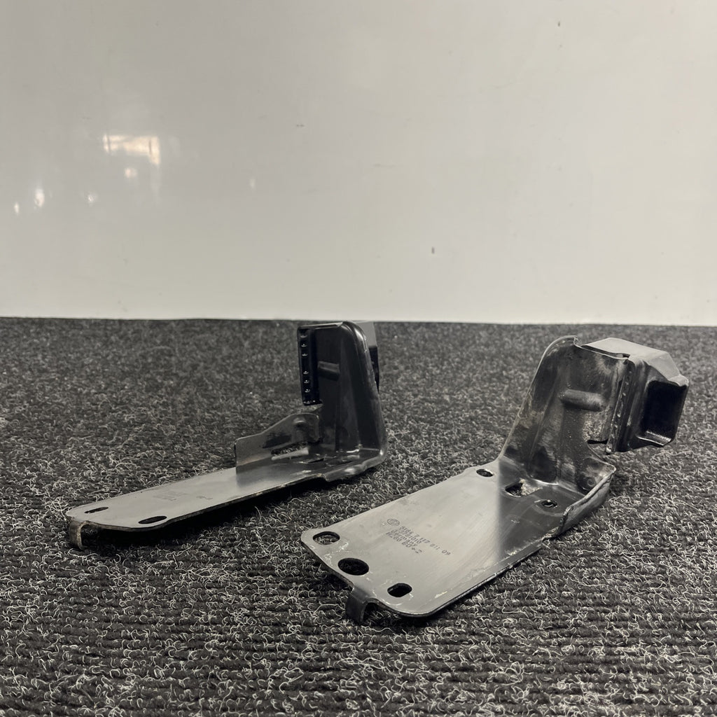 ☑️ BMW E90 E92 E93 RIGHT & LEFT SIDE RADIATOR MOUNT BRACKET SET OEM  7117811 335