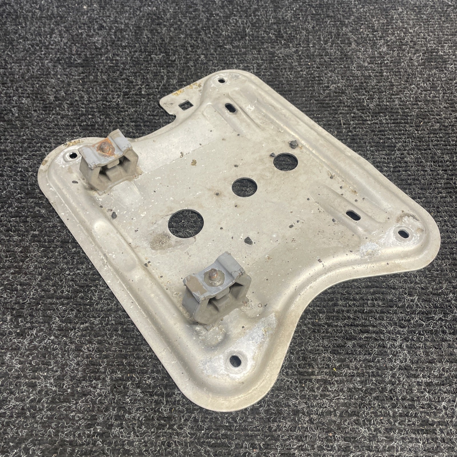 ☑️ 01-06 BMW E46 M3 OEM Rear Section Exhaust Pipe Bracket Rubber Mount
