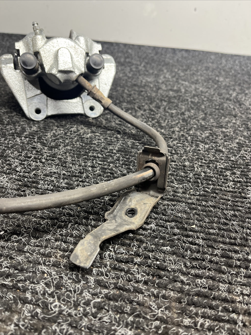 ☑️ 01-06 BMW E46 330i 330Ci RWD REAR LEFT DRIVER BRAKE CALIPER OEM